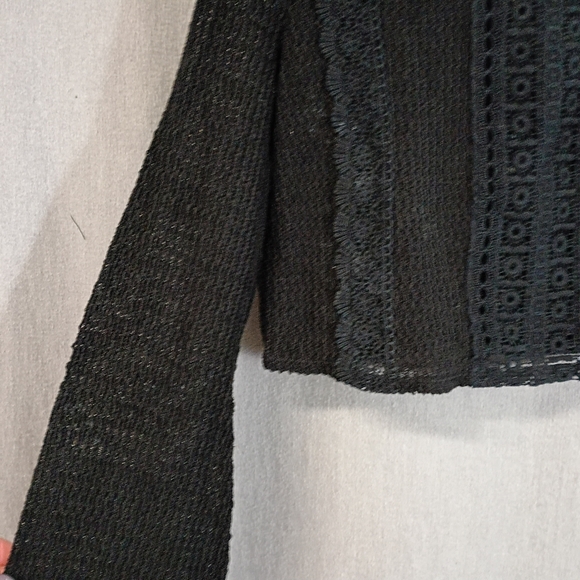 Forever 21 Sz Large Juniors Cropped Sweater w/Flared Sleeves Black - Picture 3 of 6